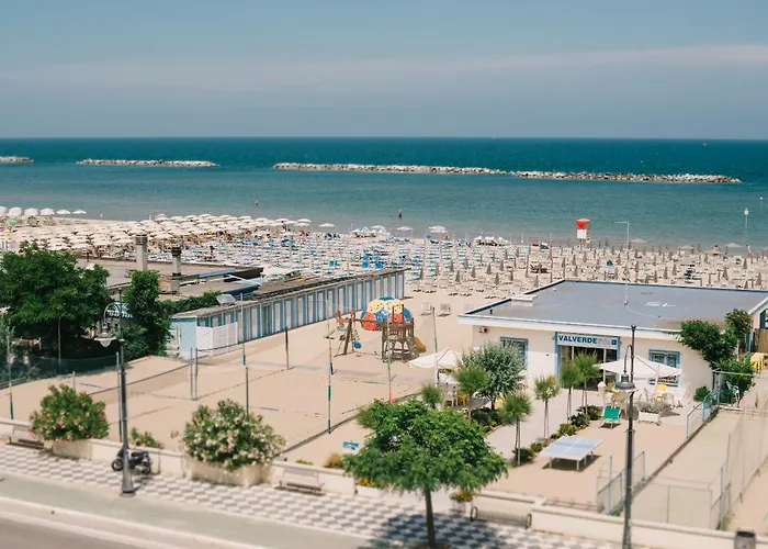 Valverde & Residenza アパートホテル チェゼナーティコ