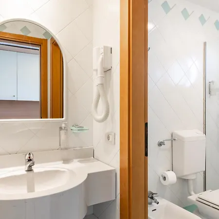 מלון דירות Valverde & Residenza 4*